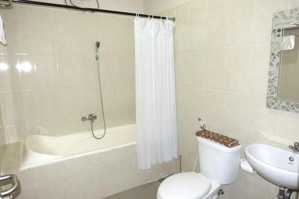 Tuban Torres Accommodation Kuta Lombok Esterno foto