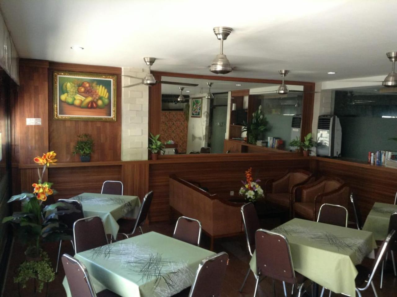 Tuban Torres Accommodation Kuta Lombok Esterno foto