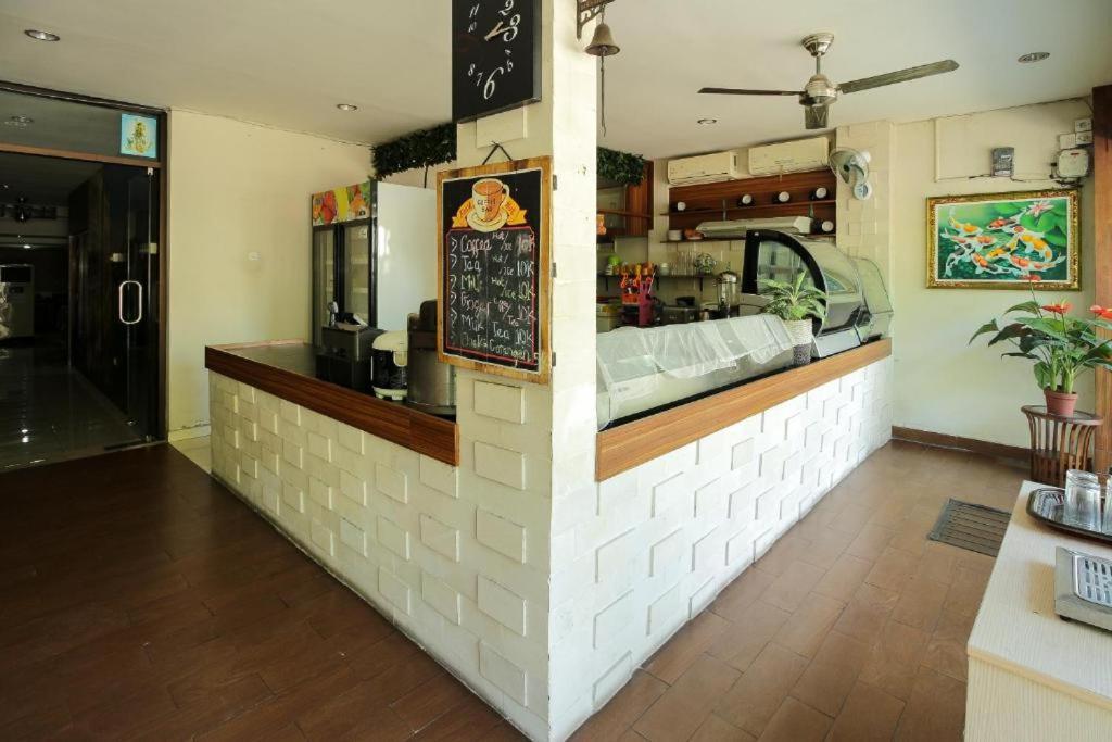 Tuban Torres Accommodation Kuta Lombok Esterno foto