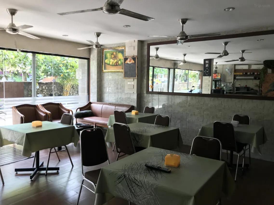Tuban Torres Accommodation Kuta Lombok Esterno foto