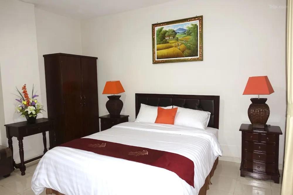 Tuban Torres Accommodation Kuta Lombok Esterno foto