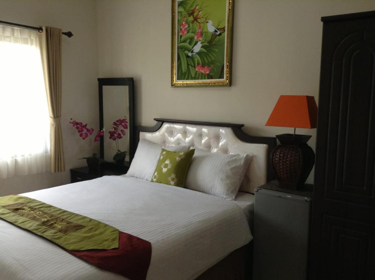 Tuban Torres Accommodation Kuta Lombok Esterno foto