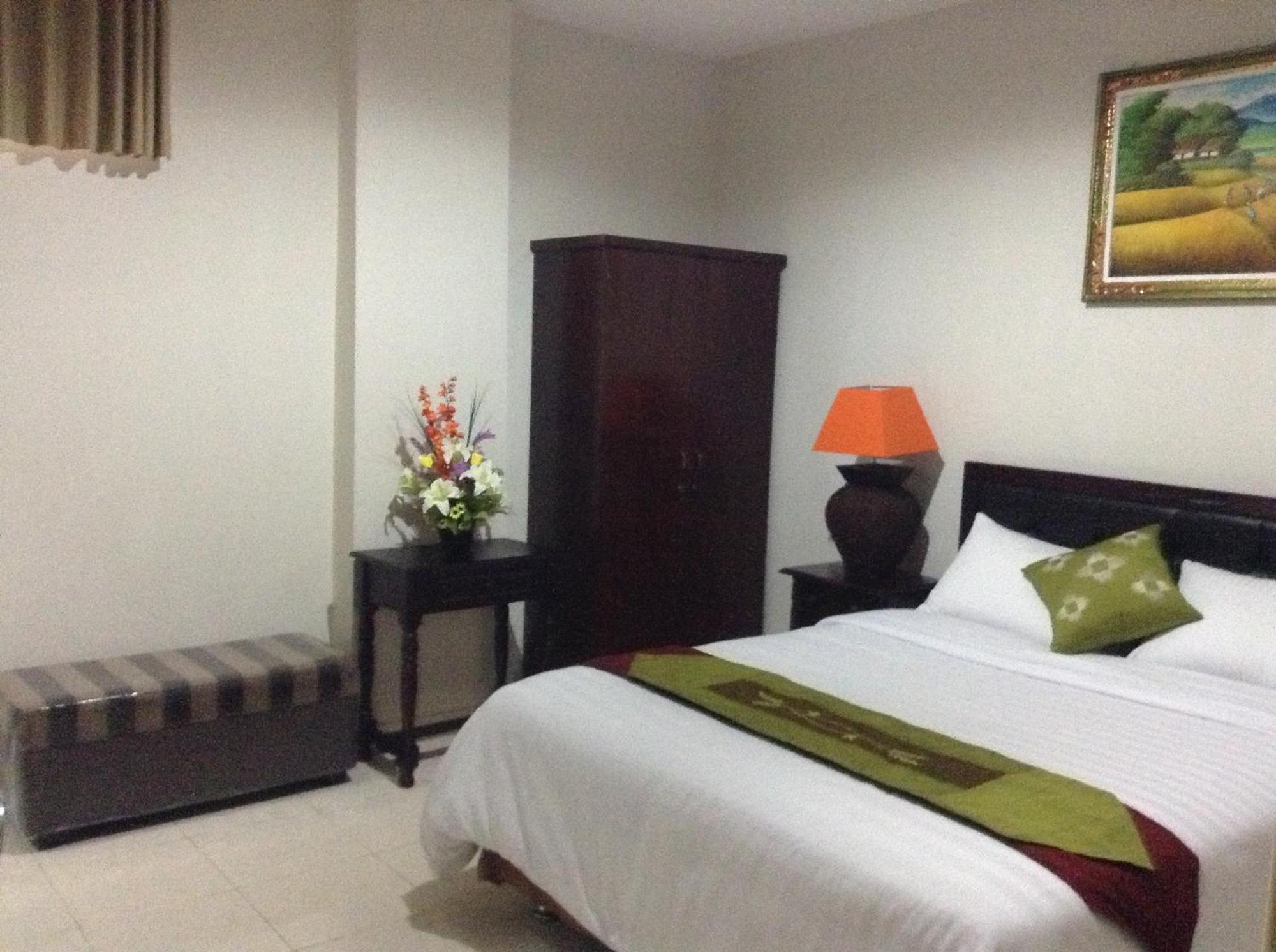Tuban Torres Accommodation Kuta Lombok Esterno foto